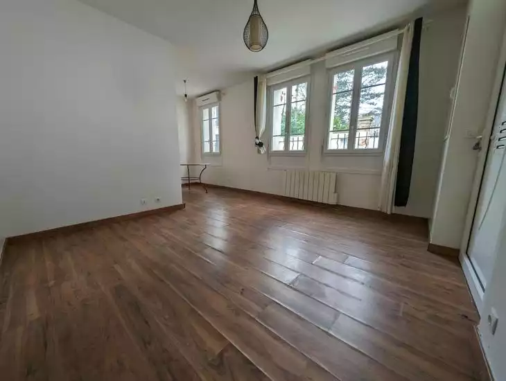 Vente Appartement  44m² 160 000€ 91680 Bruyères-le-Châtel Essonne