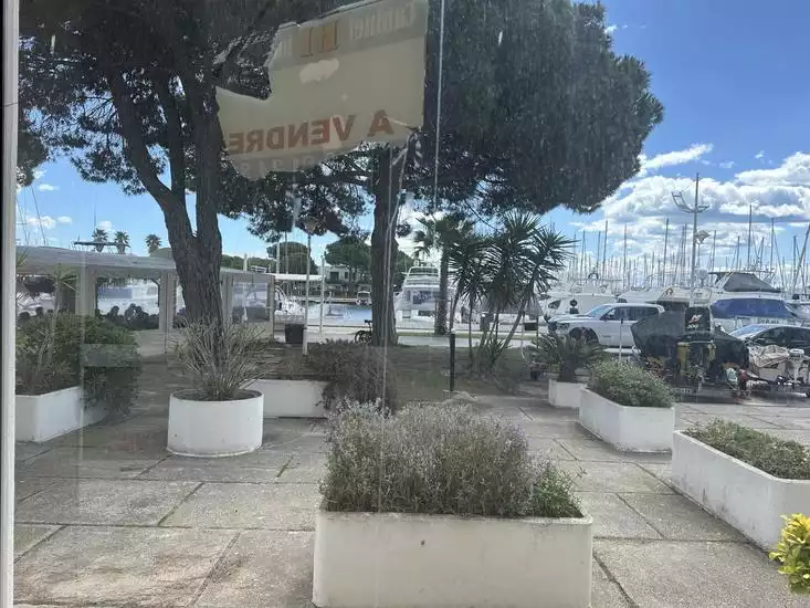Port Camargue Gard - Vente - Local commercial - 222 600€